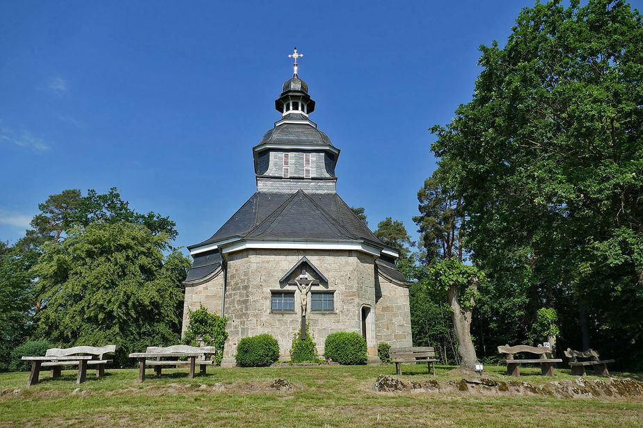 Blick auf die Weingartenkapelle nach der Rodung